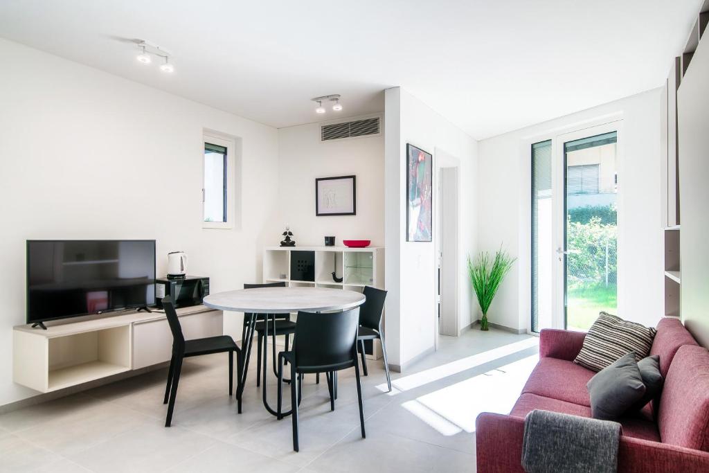 Flat Iron Apartments by Quokka 360 - modern building 5 min from the centre of Lugano - Studio With Garden View