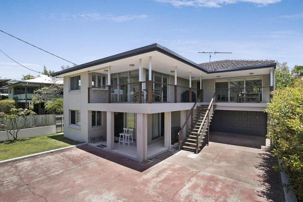 Το κτήριο όπου στεγάζεται  το διαμέρισμα