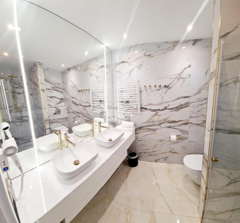 Adonis Beach - Studio Apartment