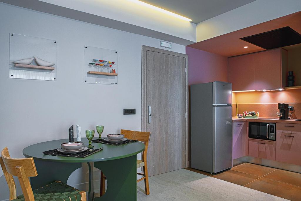 Pavo Art Hotelにあるキッチンまたは簡易キッチン