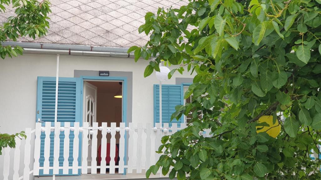 Budova, v ktorej sa apartmán nachádza