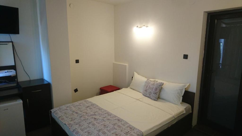 Park Apartments & Rooms Popovi - Triple Room With Mountain View