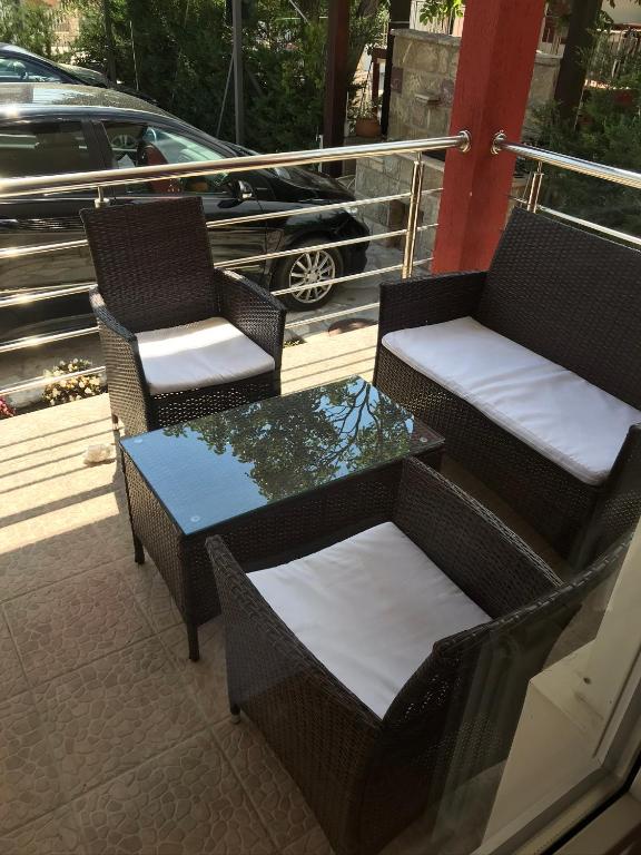 Balkón nebo terasa v ubytování Apartmani Tomovic