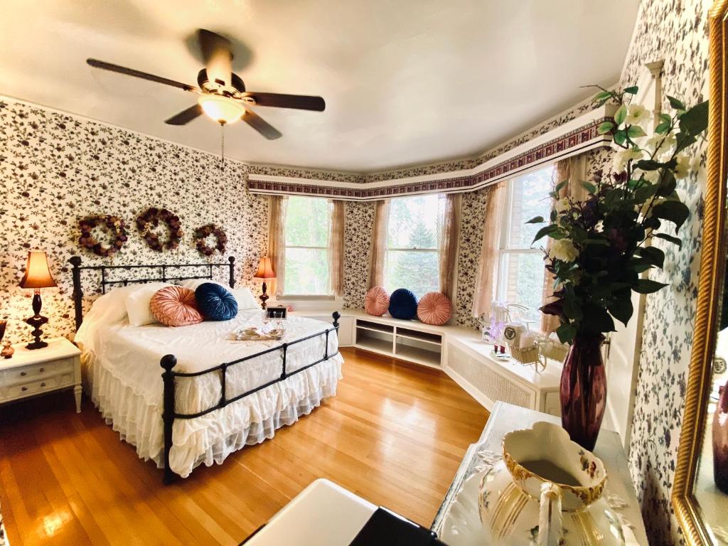The Abriendo Inn - Suite Queen Deluxe