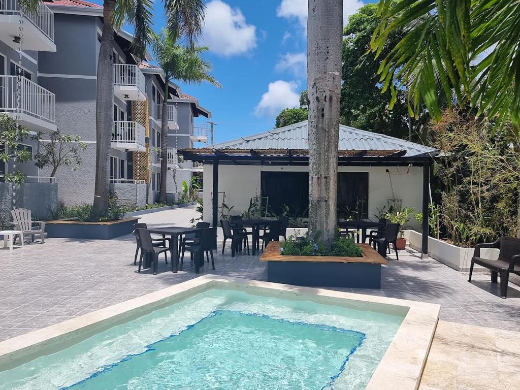 Bazén v ubytování Hotel Sea Breeze Sosua nebo v jeho okolí