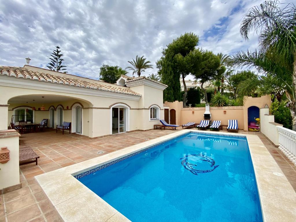 Villa Medina de Torrenueva - Amazing Sea View Vill, Mijas ...