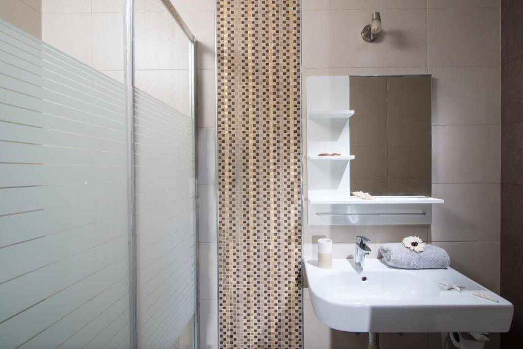 Koupelna v ubytování Coast Suite-Luxury Central Beach House