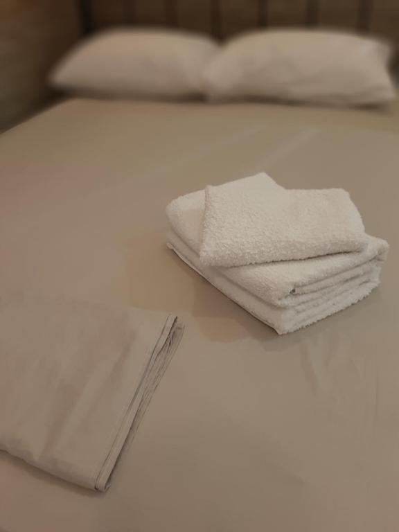 A bed or beds in a room at Thessaloniki Center Town Studiaki