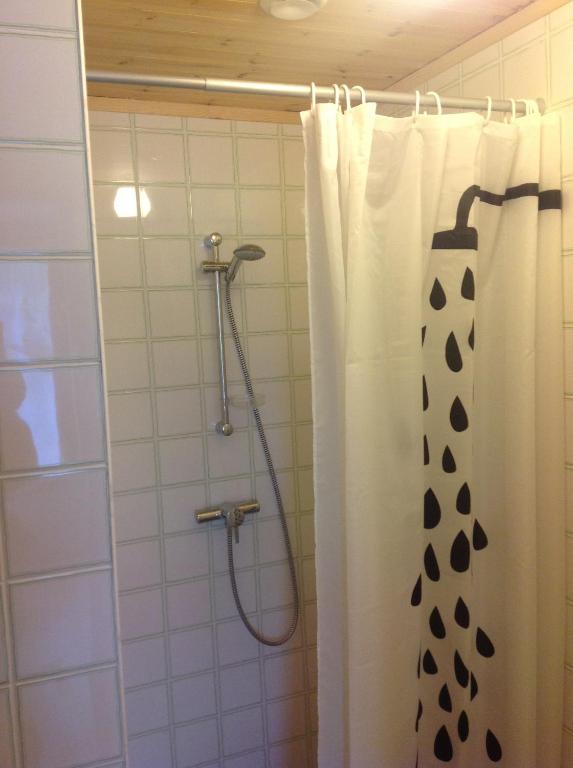 Vannituba majutusasutuses Puuna Öömaja B&B