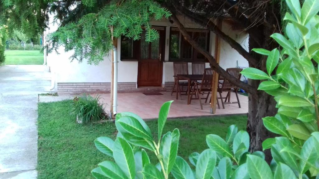 Zahrada ubytování Tiszafa Apartman