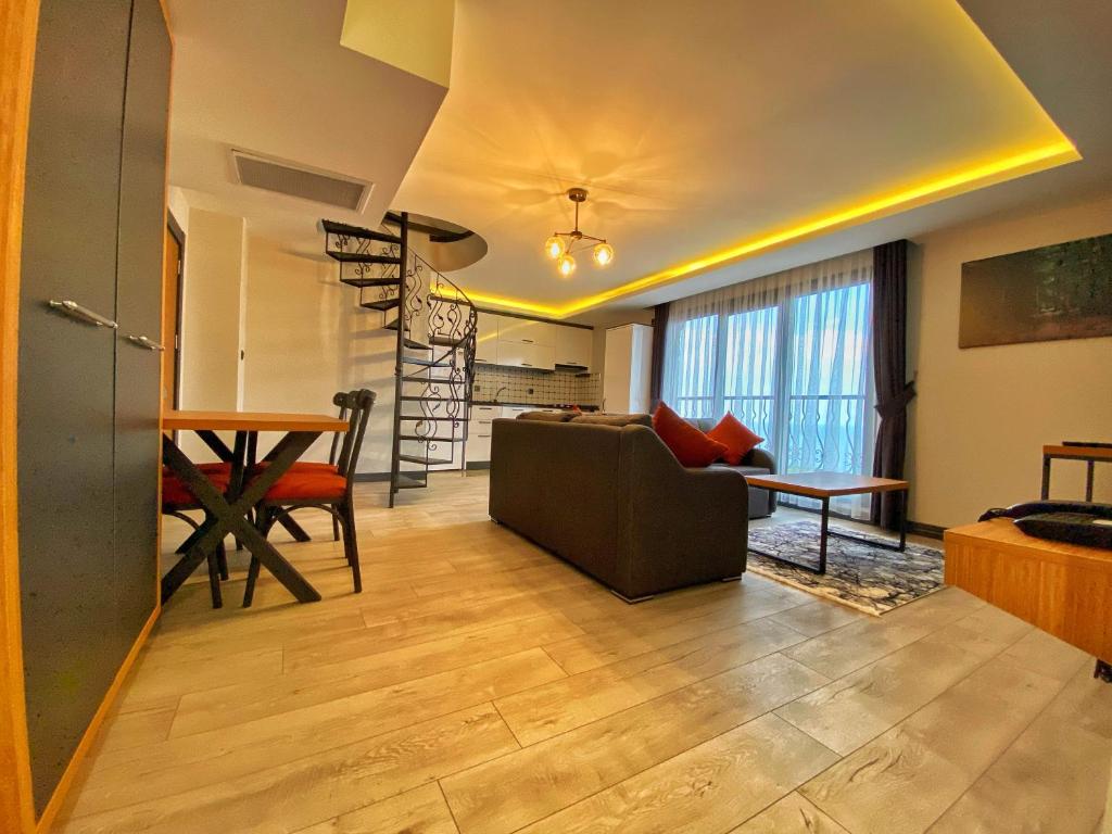 My House Suite - Quarto Quadruplas Com Terraço