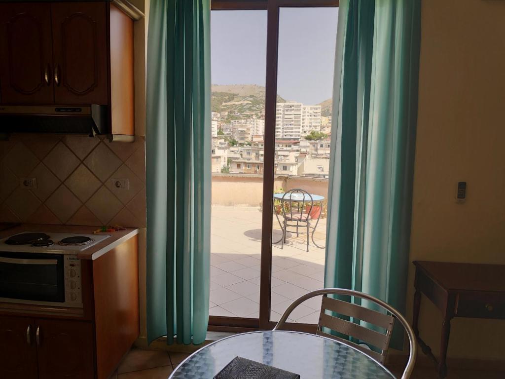 Private Studio Sea View 2 minutes away from beach - Imazhi 3
