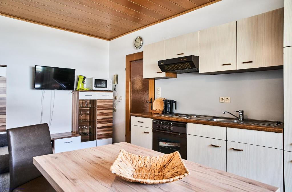 Kuchyň nebo kuchyňský kout v ubytování Ferienwohnung Bergerlebnis Ötscher