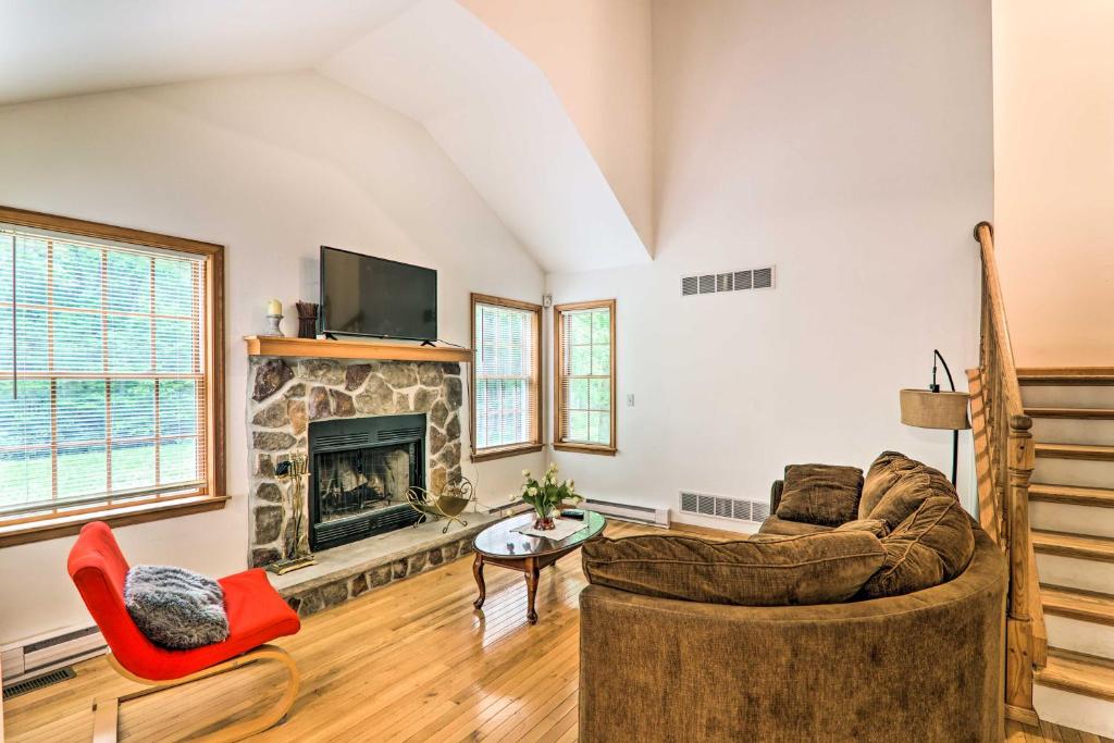 Gallery image of Poconos Home by Camelback Less Than 6 Mi to Mt Airy Casino in Tobyhanna