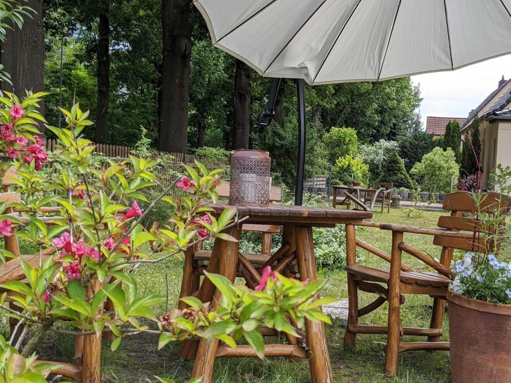 Zahrada ubytování Helenes Ferienwohnung auf dem Bauernhof - Lausitzer Seenland