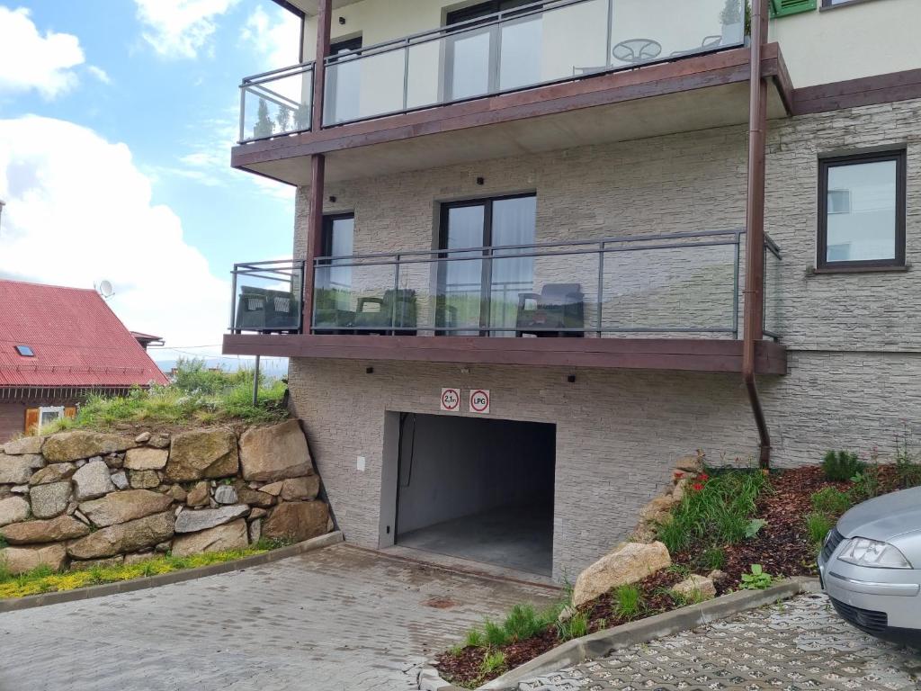 Budova, v ktorej sa apartmán nachádza