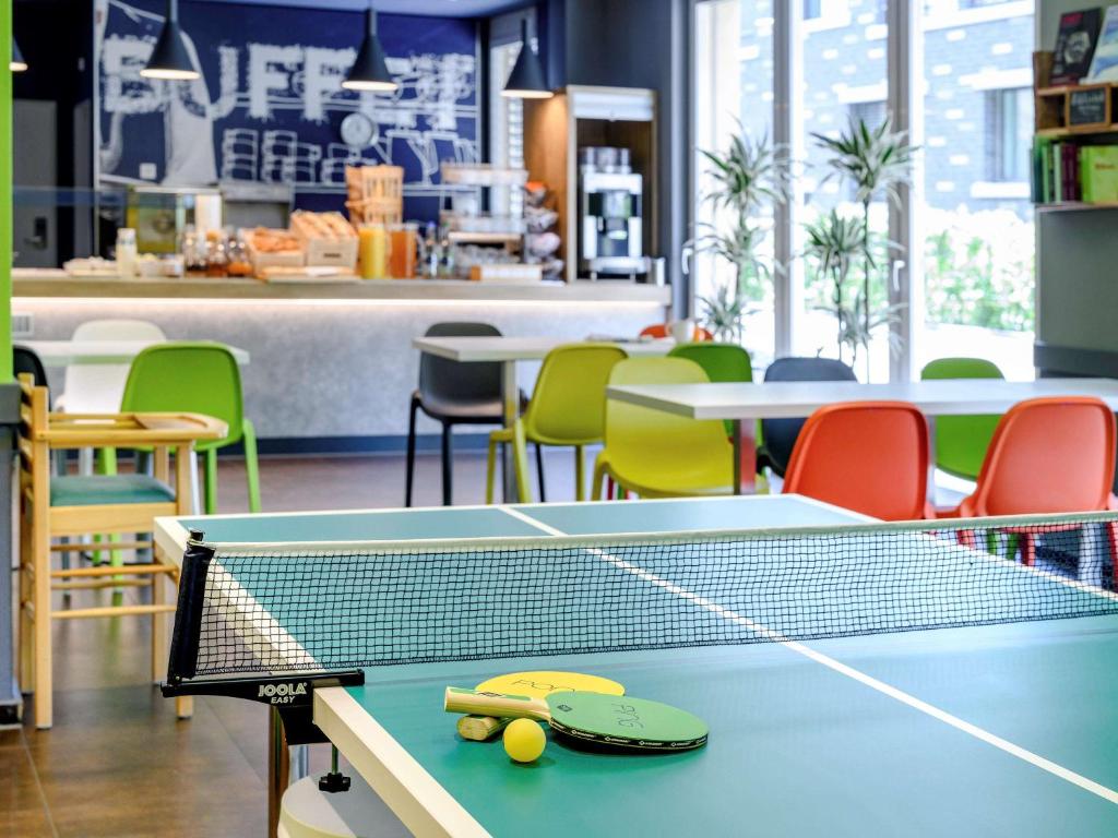 Stolní tenis v ubytování ibis budget Winterthur nebo okolí