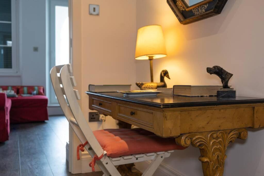 Charming Colonial Flat in historic building - Apartamento De Dos Dormitorios