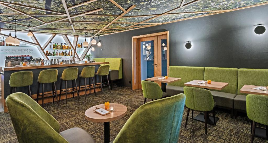 Posezení v ubytování Hotel & Pension Traumblick