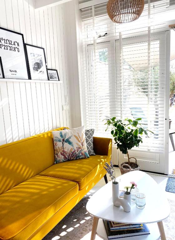 Posezení v ubytování Beach House For You - Luxe verblijf, 5 min van het strand
