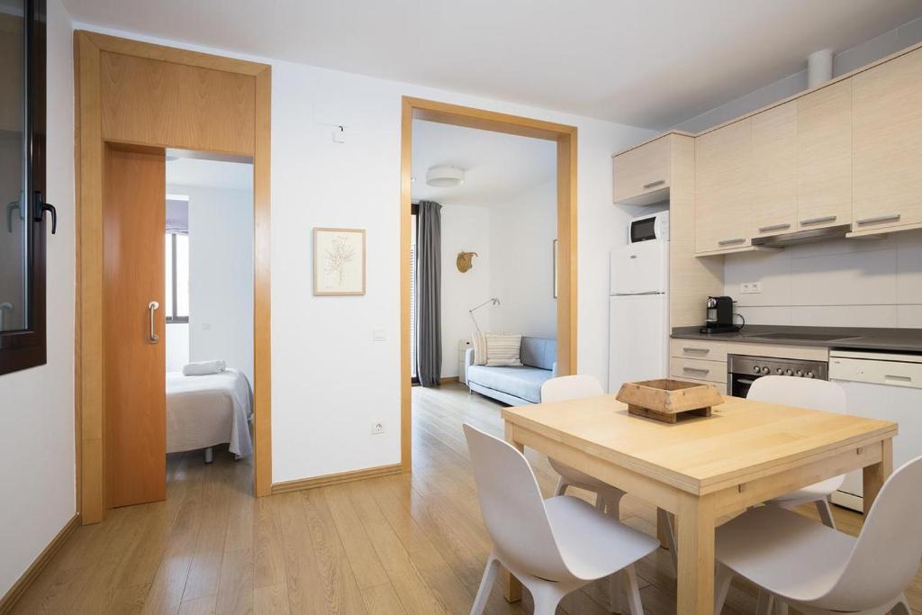 Stay U-nique Apartments Villarroel, Barcelona – Updated 2022 ...