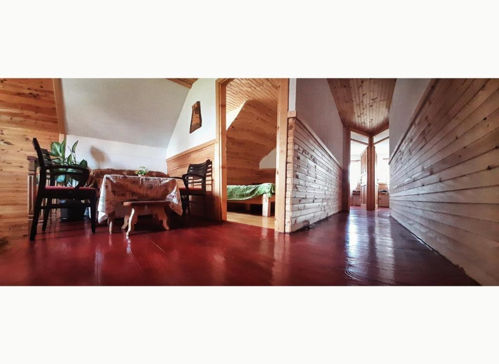 Woden apartment - 17