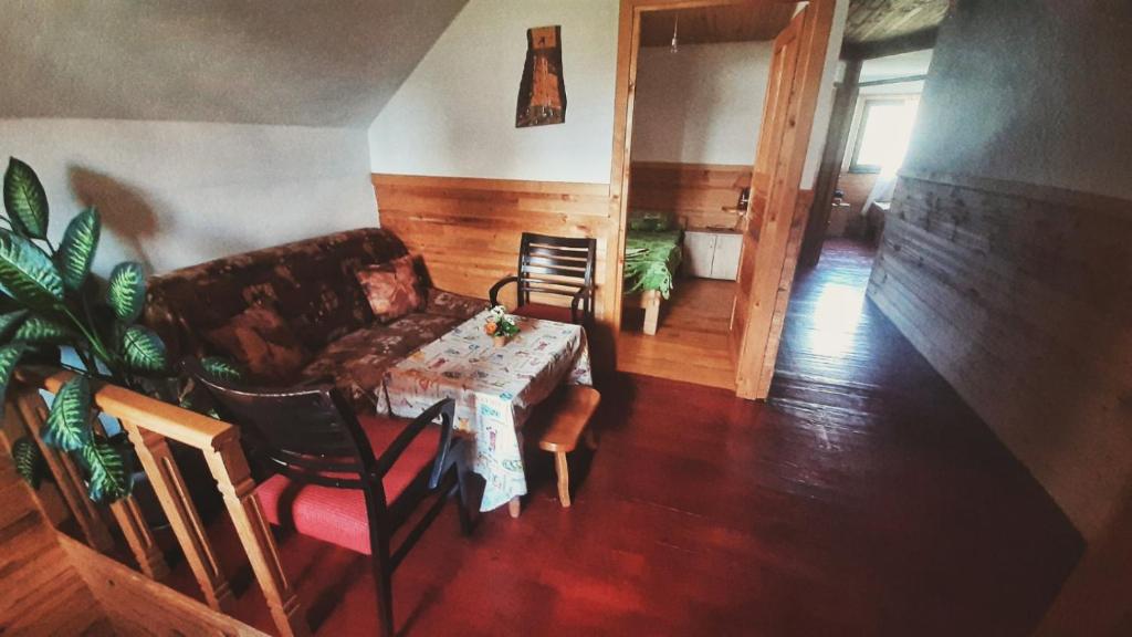 Woden apartment - 15