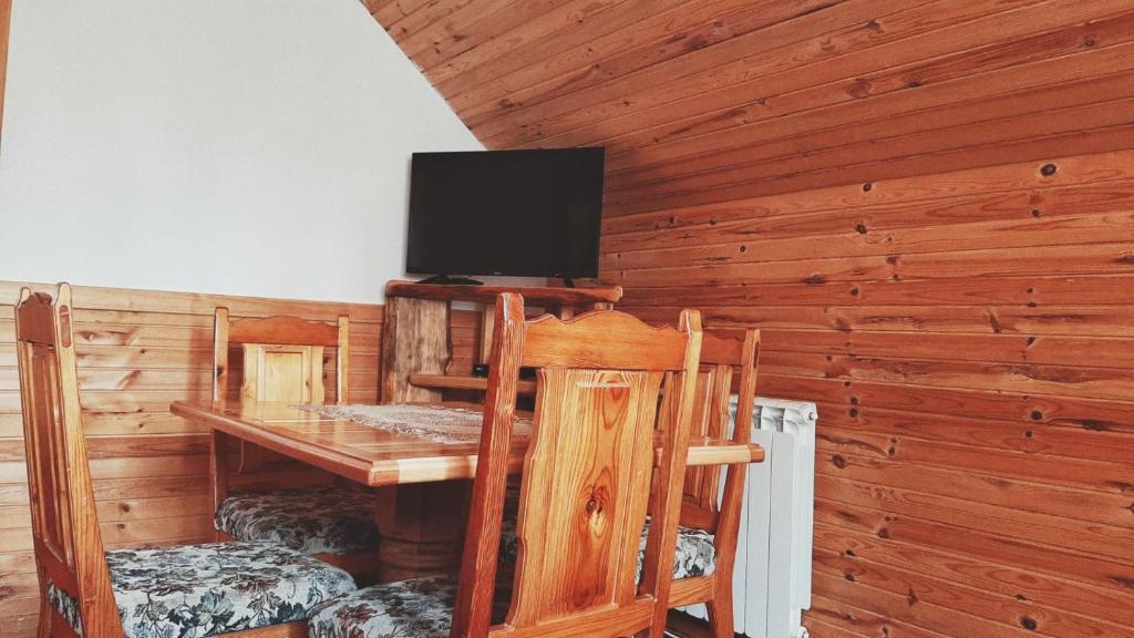 Woden apartment - 12