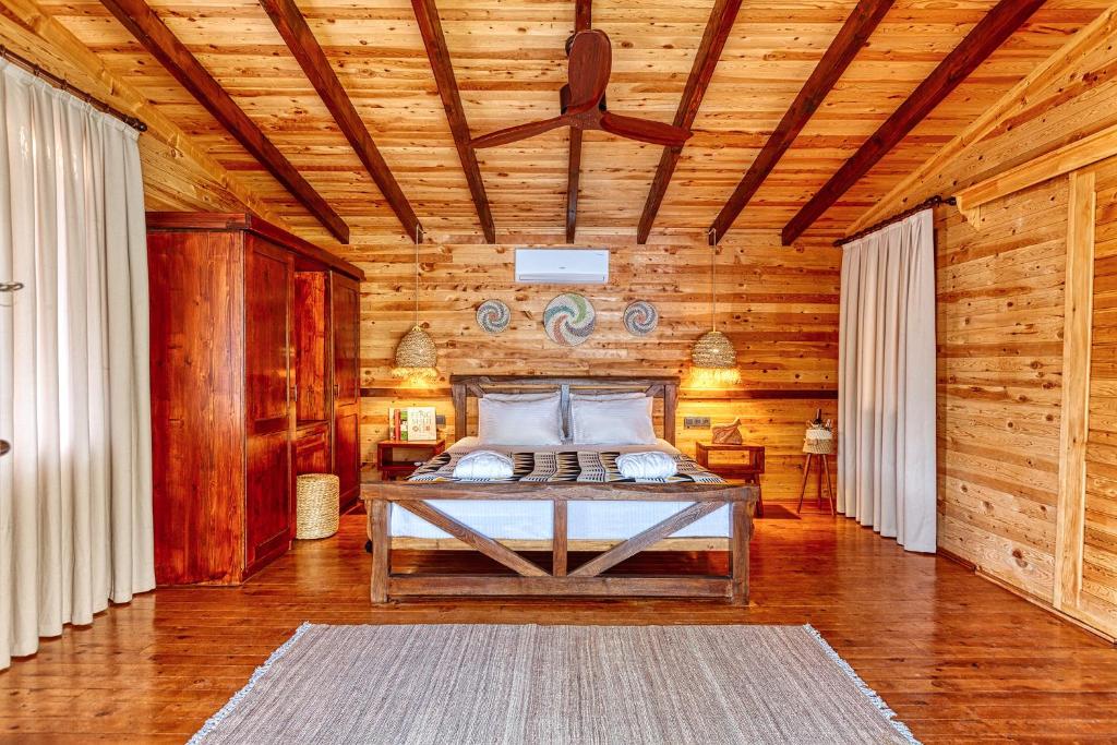 Кровать или кровати в номере La Boheme Kabak Adults Only