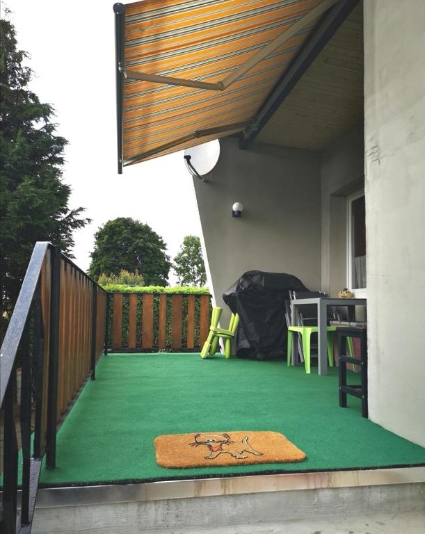 Balkón nebo terasa v ubytování Sommerhaus Verchen