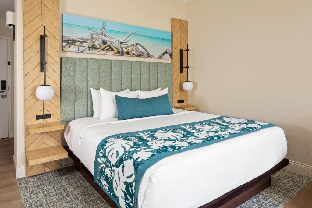 Opal Grand Oceanfront Resort & Spa - King Room