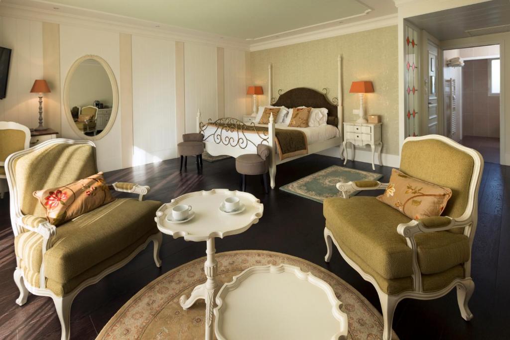 Hôtel Mercure Villeneuve sur Lot Moulin de Madame - Superior Double Room With Terrace And River View