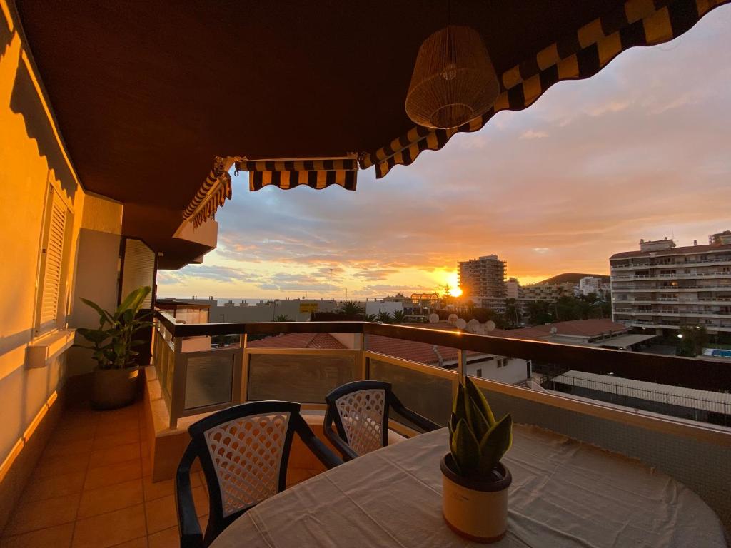 Nice pool apartment in Los Cristianos, excellent location