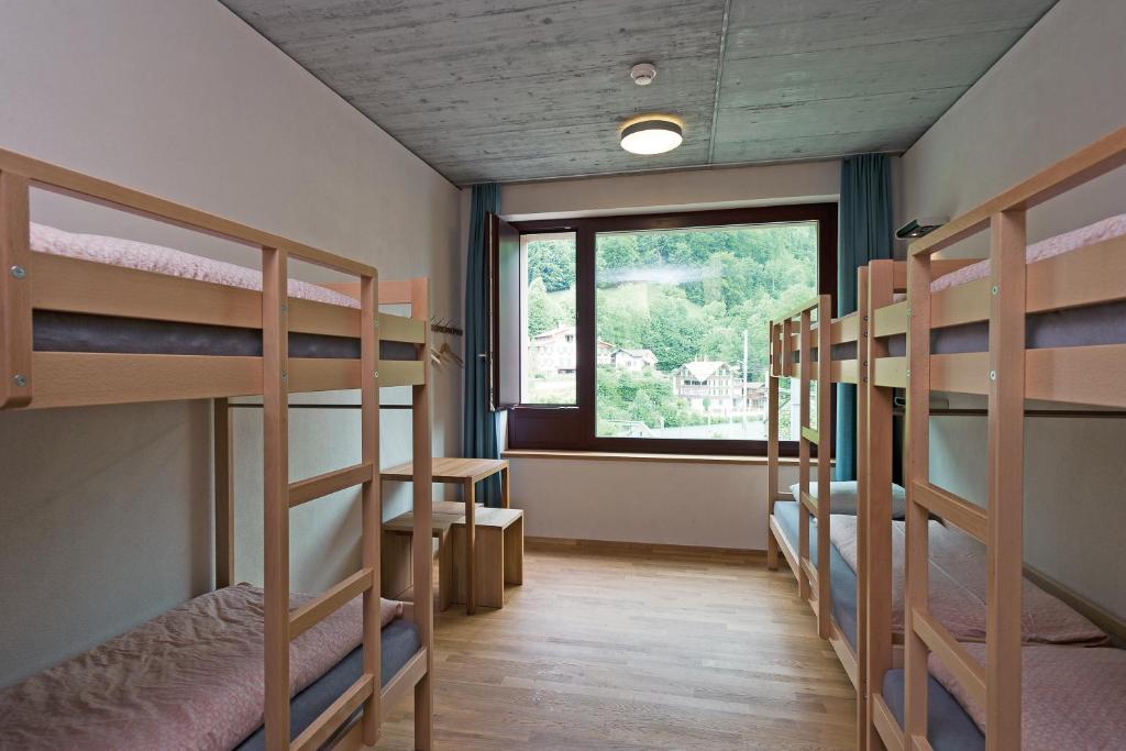 Interlaken Youth Hostel - Resim 43