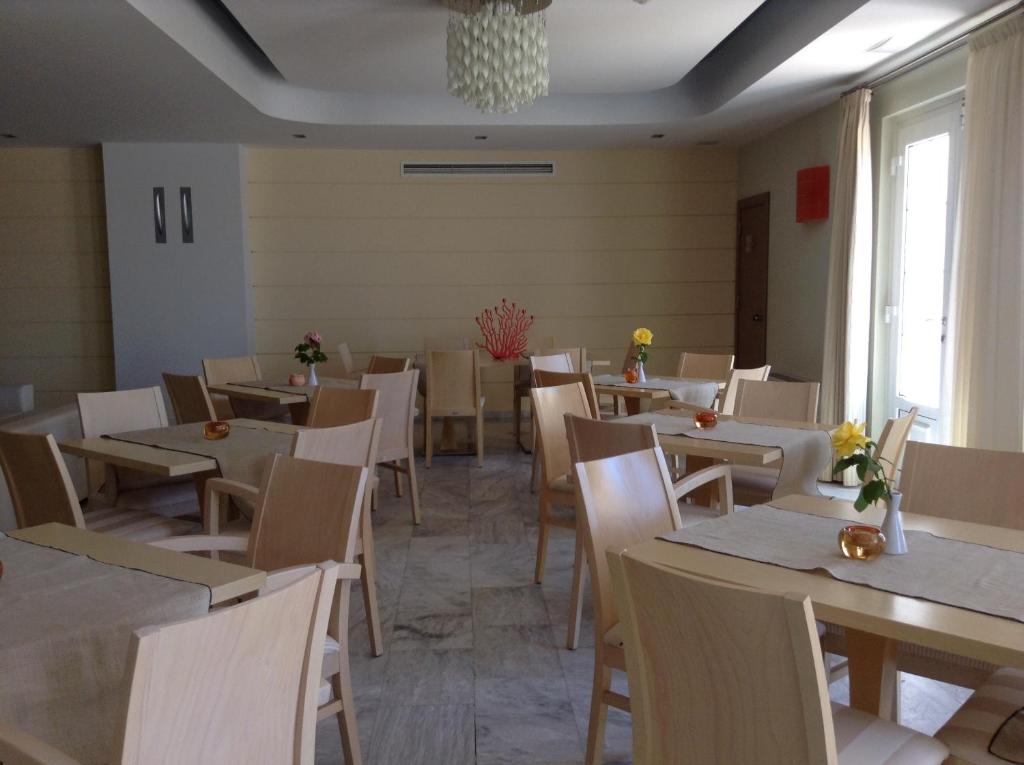 Posezení v ubytování Nissaki Beach Hotel
