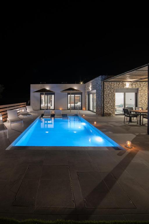 Bazén v ubytování Terra Secreta Luxury Villas nebo v jeho okolí