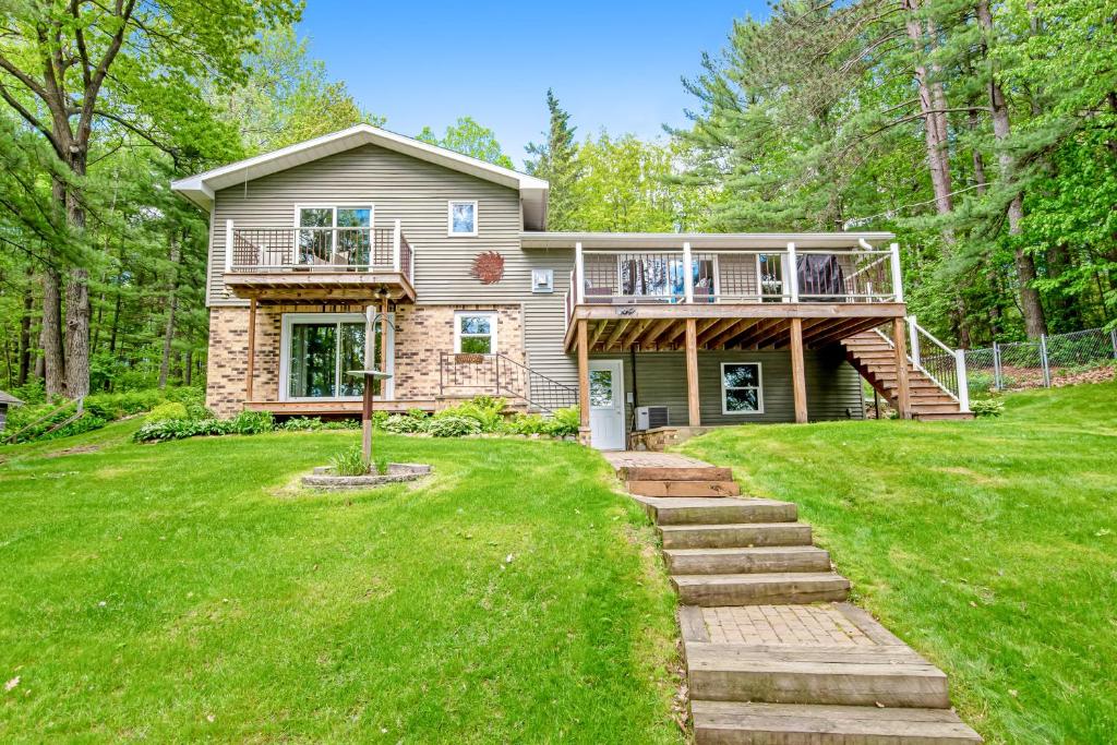 Road Lake Escape, Tomahawk (updated prices 2024)