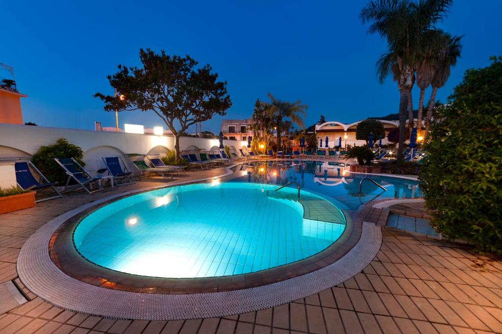 Bazén v ubytování Hotel Terme Don Pepe nebo v jeho okolí