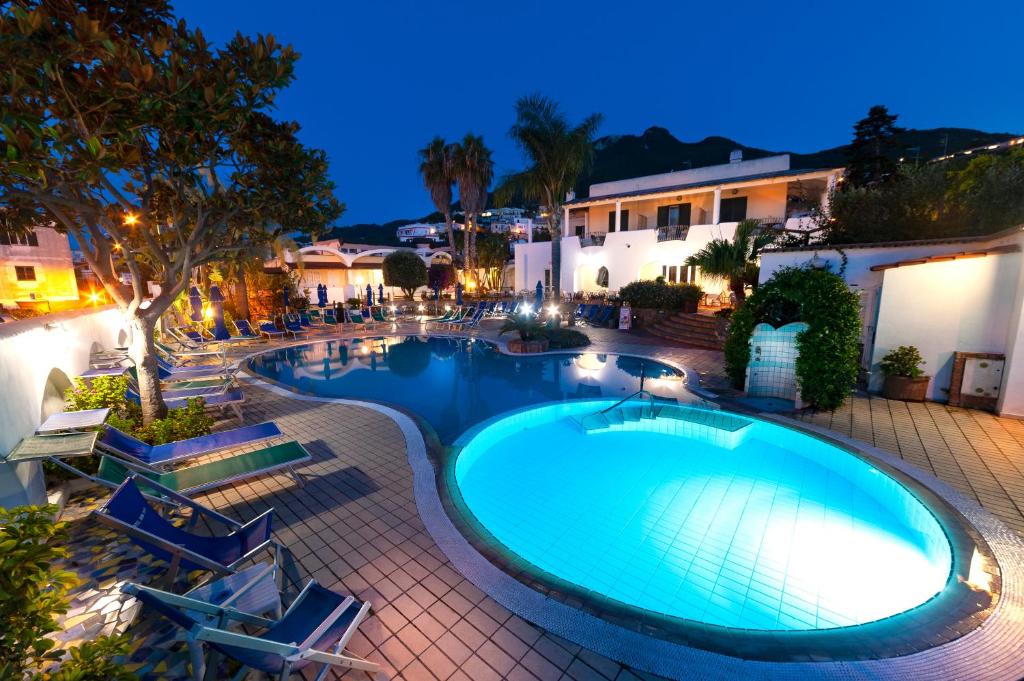 Bazén v ubytování Hotel Terme Don Pepe nebo v jeho okolí