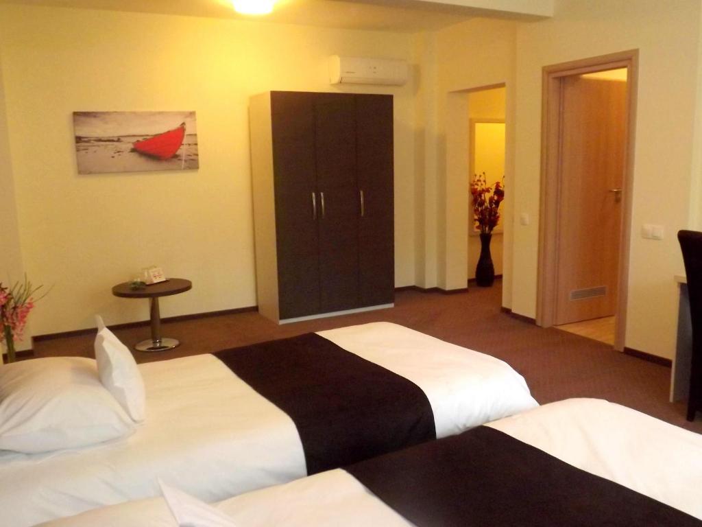 West Plaza Residence - Resim 8