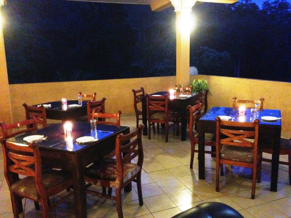 Restaurace v ubytování Kandy View Hotel