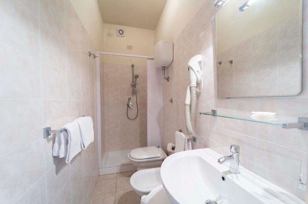 Koupelna v ubytování Hotel San Giuan