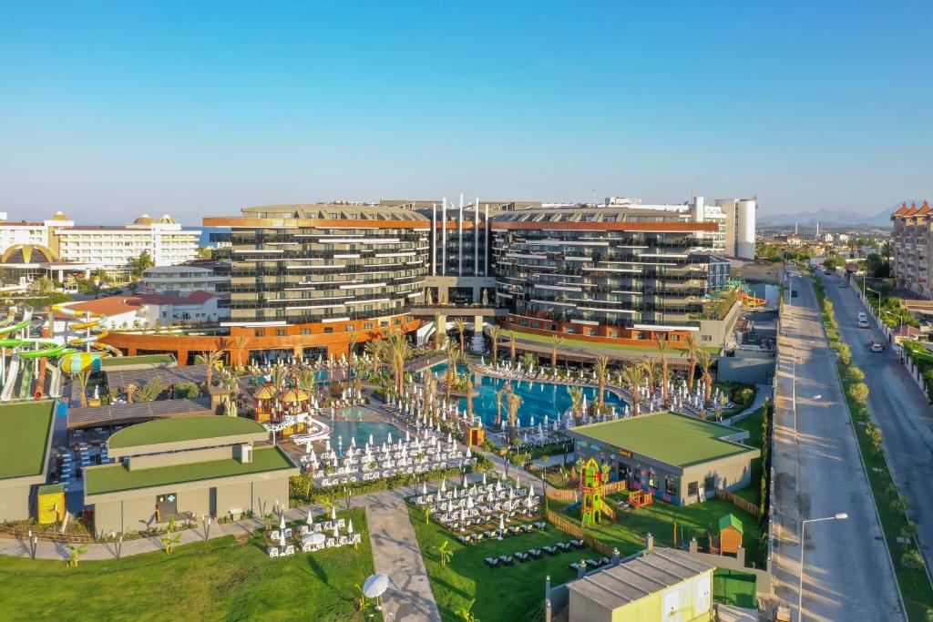 Piscina en o cerca de Calyptus Kirman Premium - Ultra All Inclusive