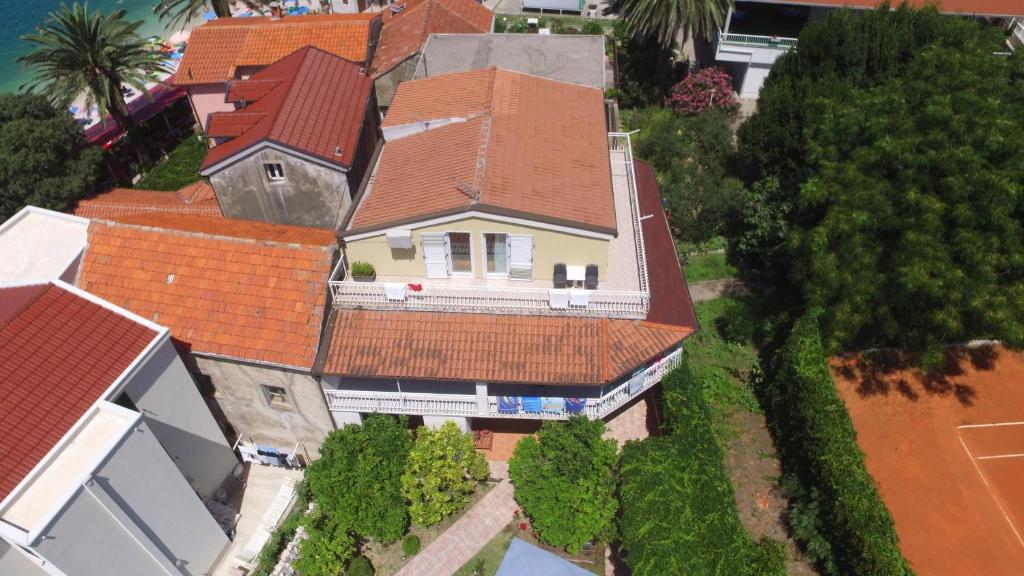 Budova, v ktorej sa apartmán nachádza