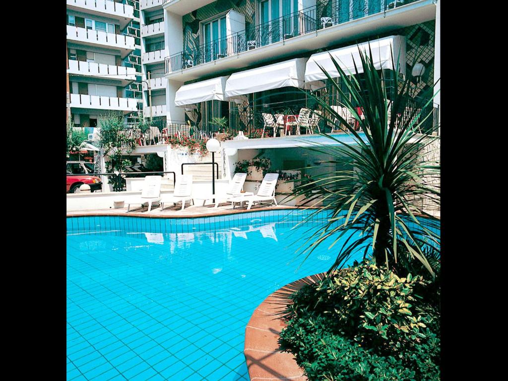 Bazén v ubytování Hotel Cobalto nebo v jeho okolí