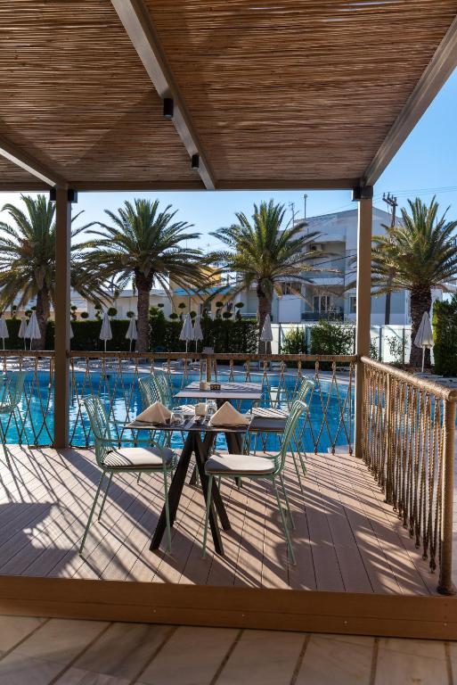 Bazén v ubytování Minos Hotel nebo v jeho okolí