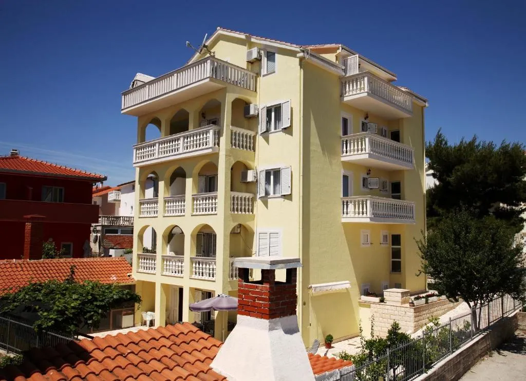 Apartments Zdravko, Trogir, Croaţia