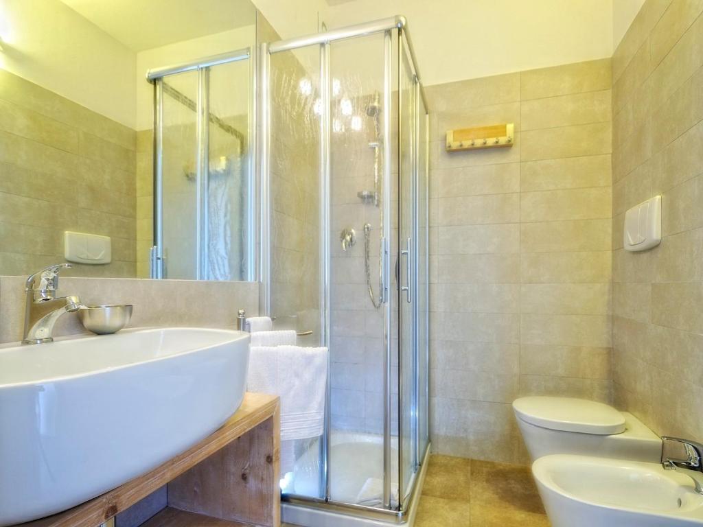 A bathroom at B&B Le Cale