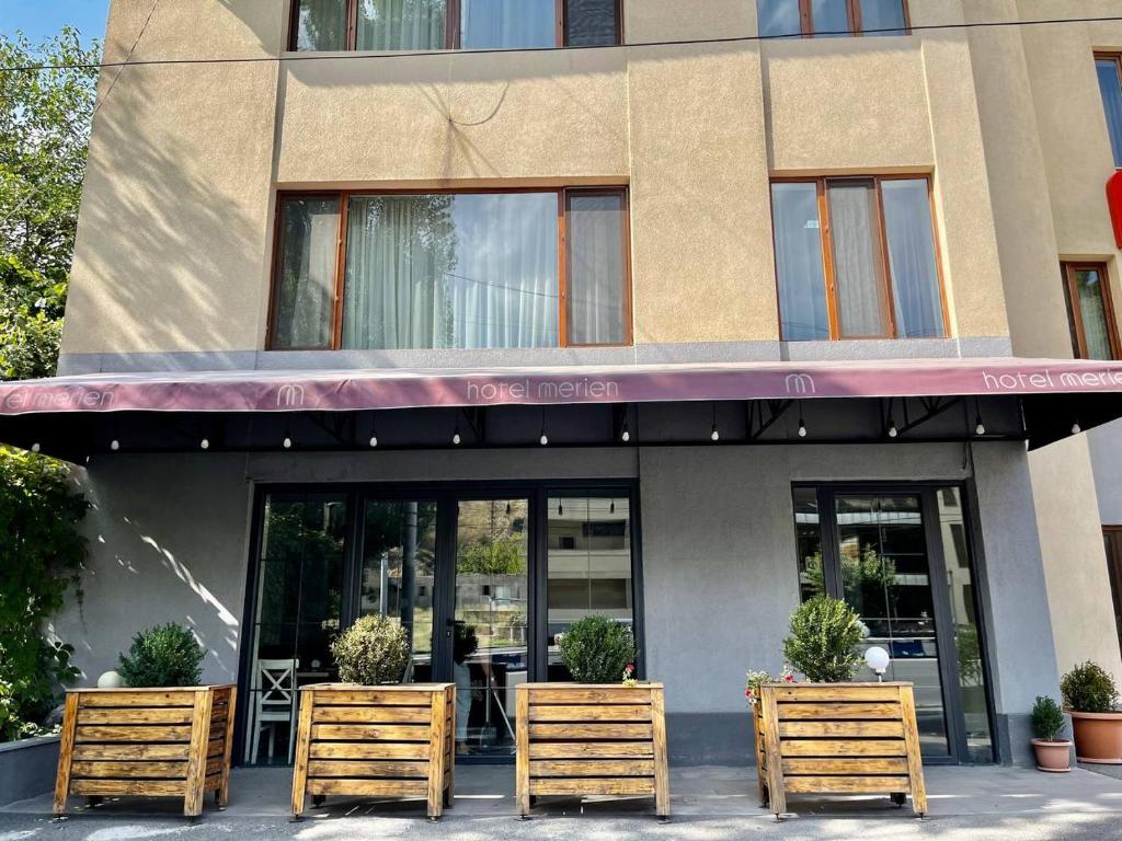 Budova, kde se hotel nachází