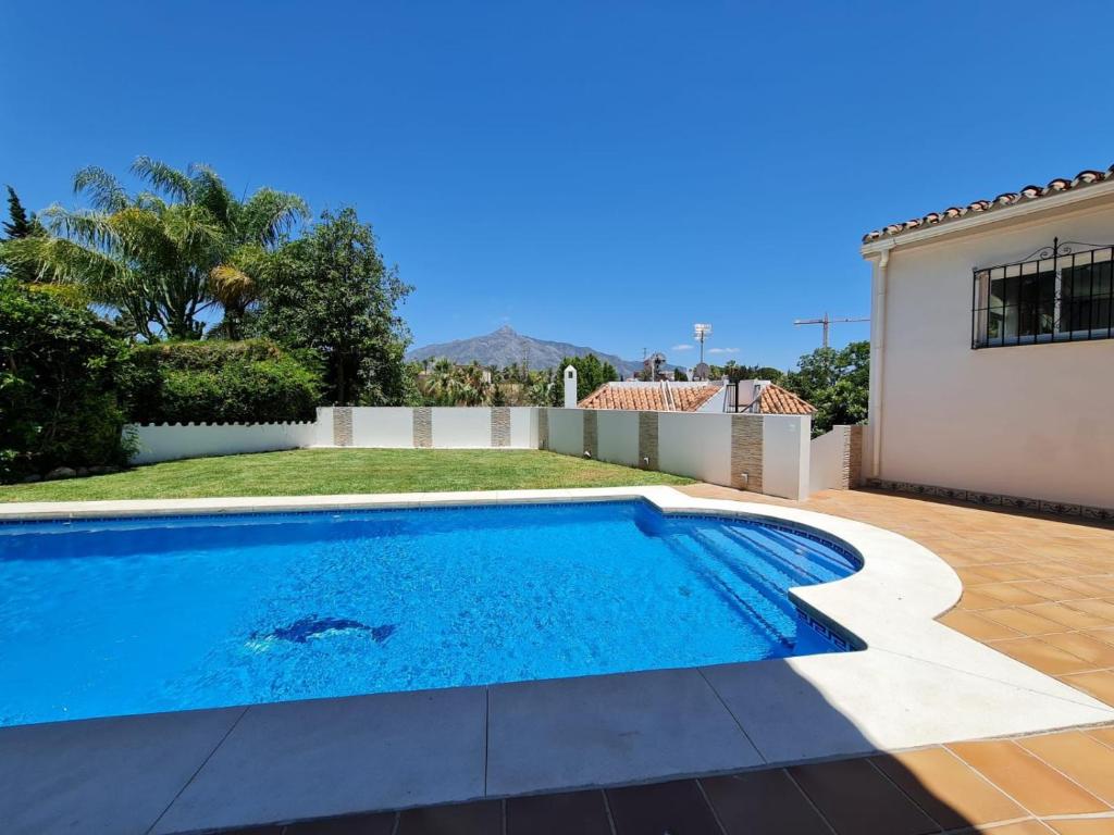 Impeccable 3-Bed Villa Apartment Marbella, Spain - Booking.com